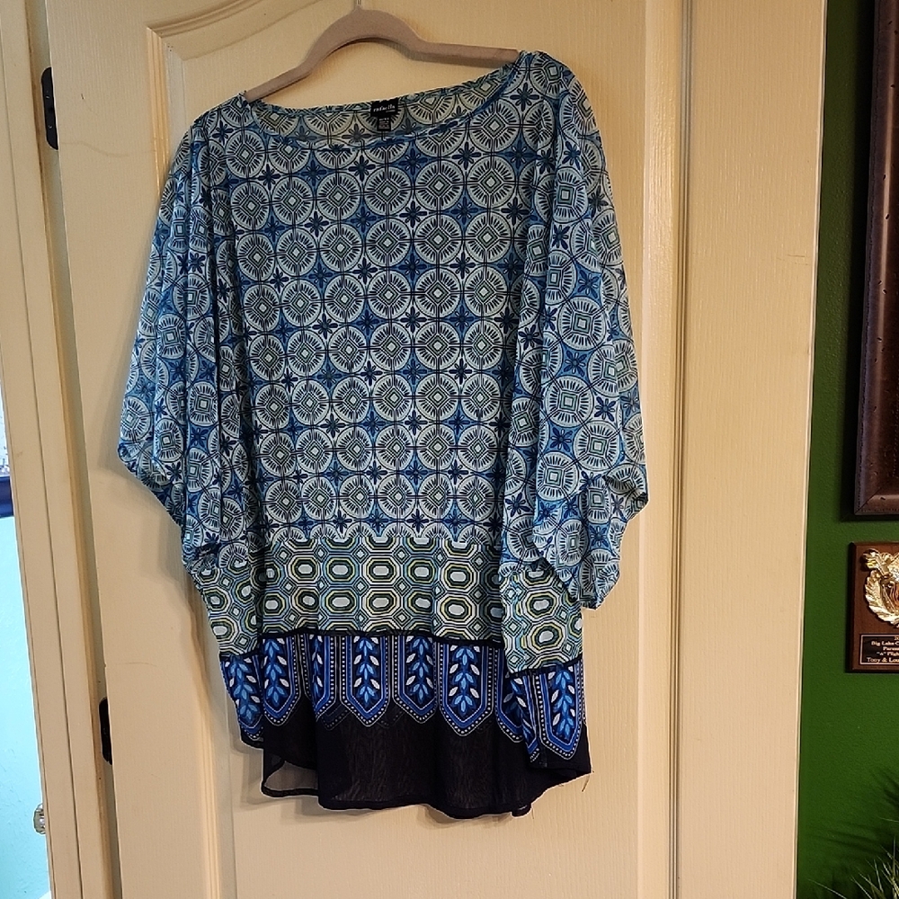RAFAELLA BATWING SLEEVE BLOUSE